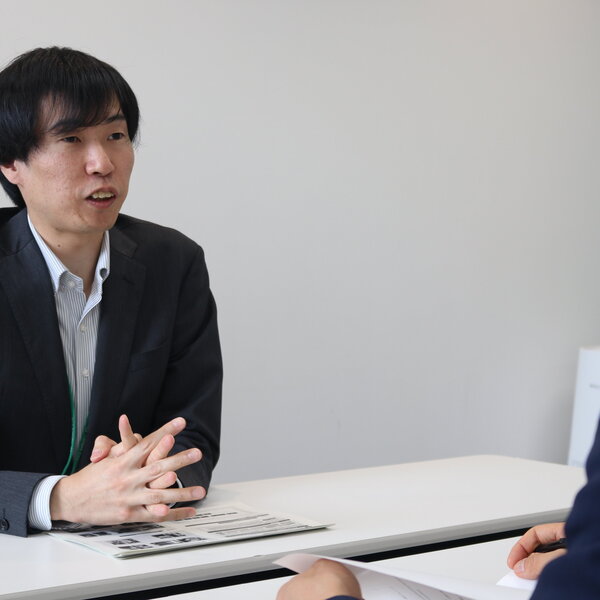 取材を受ける渡辺副主査